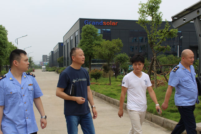 热烈接待开发区工商局向导到我公司举行视察指导